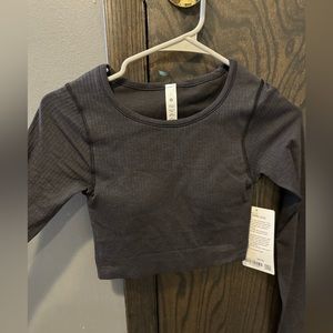 brand new lululemon street long sleeve